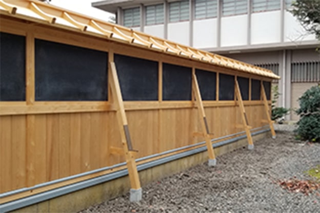 伝統産業工芸館塀